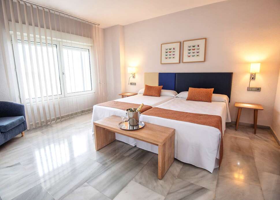 Een foto van First Flatotel International