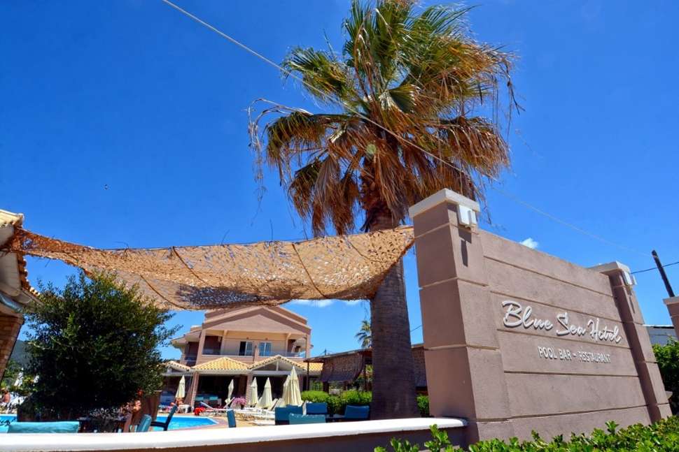Een foto van de buitenkant van Hotel Blue Sea