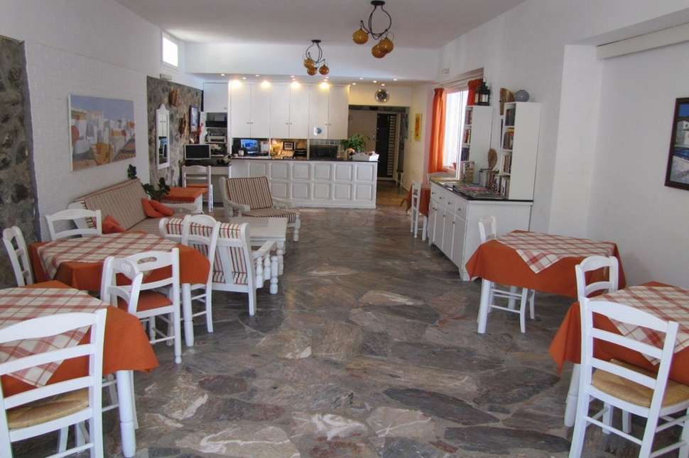 Een foto van het terras bij Villa Angira