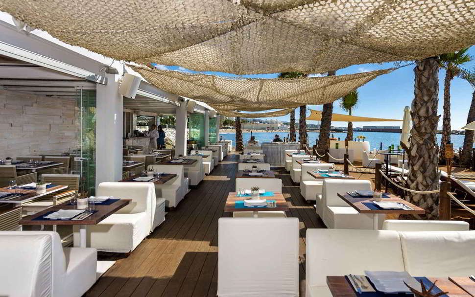Een foto van het terras bij Amare Marbella Beach Hotel