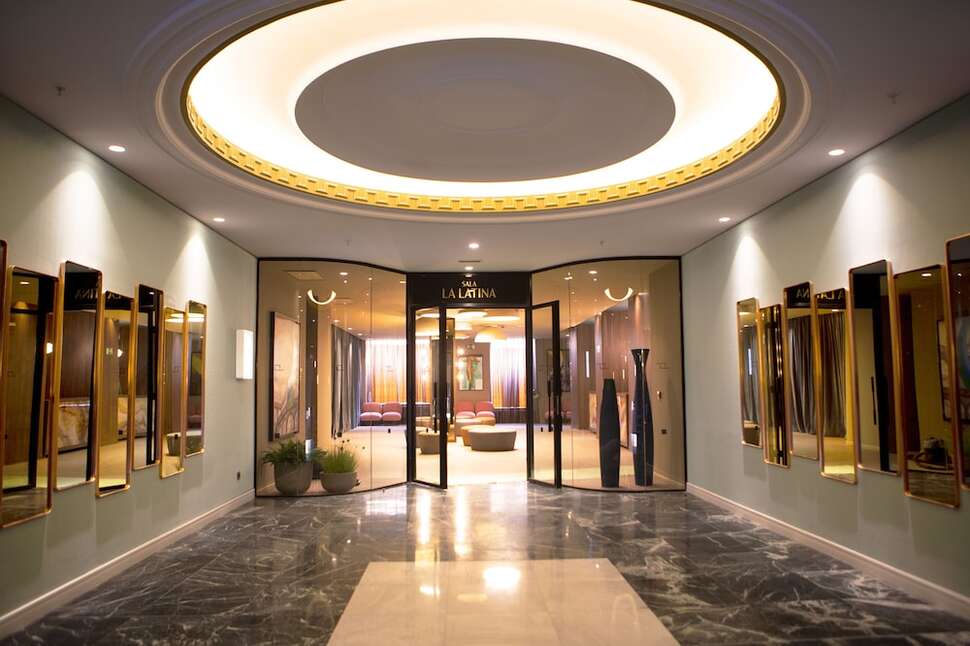 Een foto van het interieur van Riu Plaza Espana