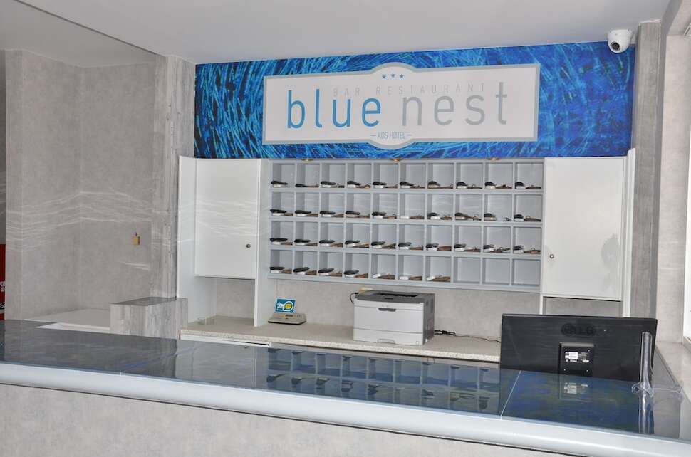 Een foto van het interieur van Blue Nest Hotel