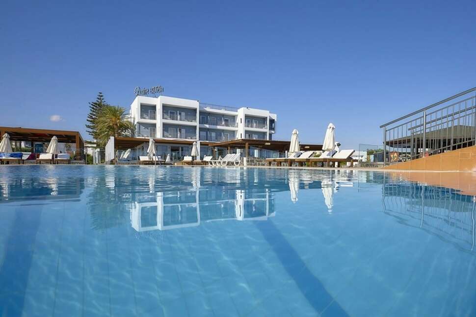 Een foto van het zwembad bij Hotel Astir Beach