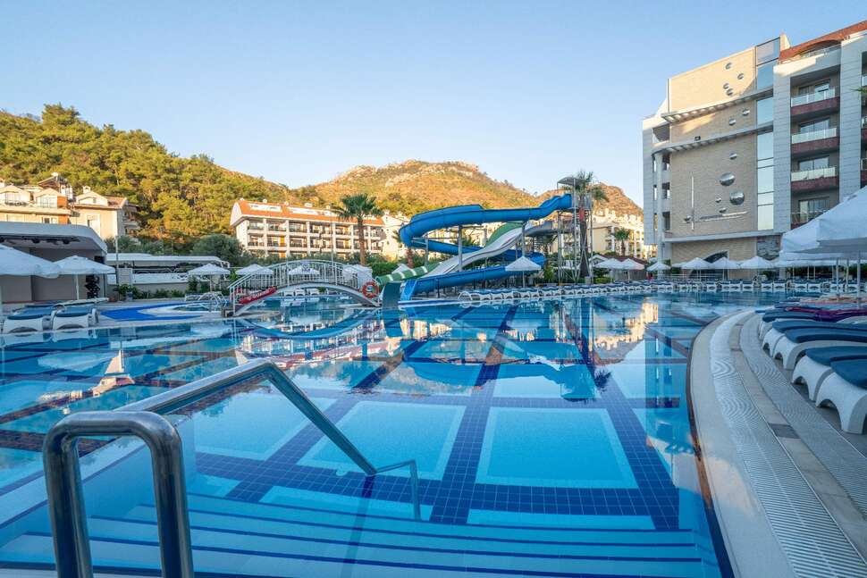 Ein Foto Grand Pasa Hotel