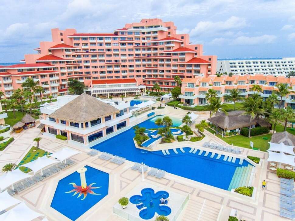 Een foto van Wyndham Grand Cancun Resort & Villas