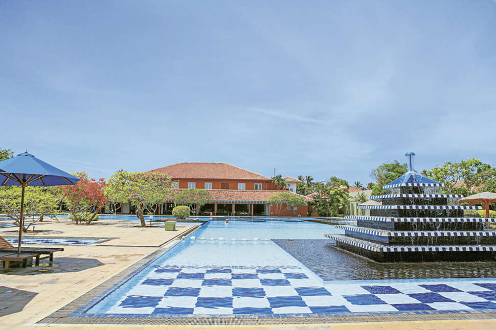 Een foto van het zwembad bij Club Palm Bay Hotel
