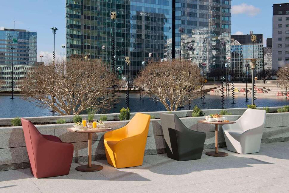 Ein Foto von der Terrasse im Melia Paris La Defense