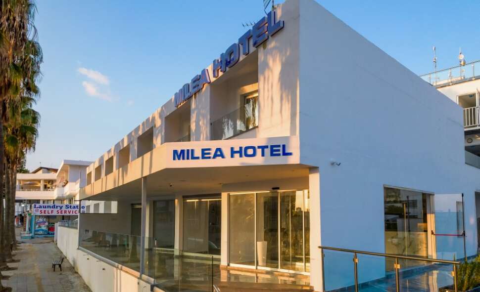 Ein Foto von der Außenansicht des Milea Hotel