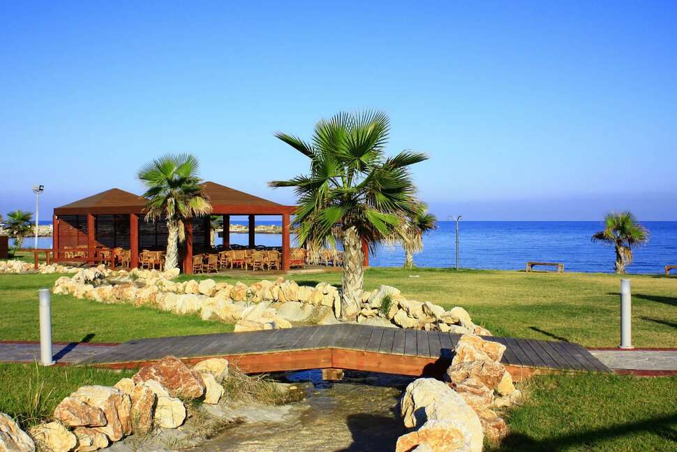 Een foto van het terras bij All Senses Nautica Blue Exclusive Resort