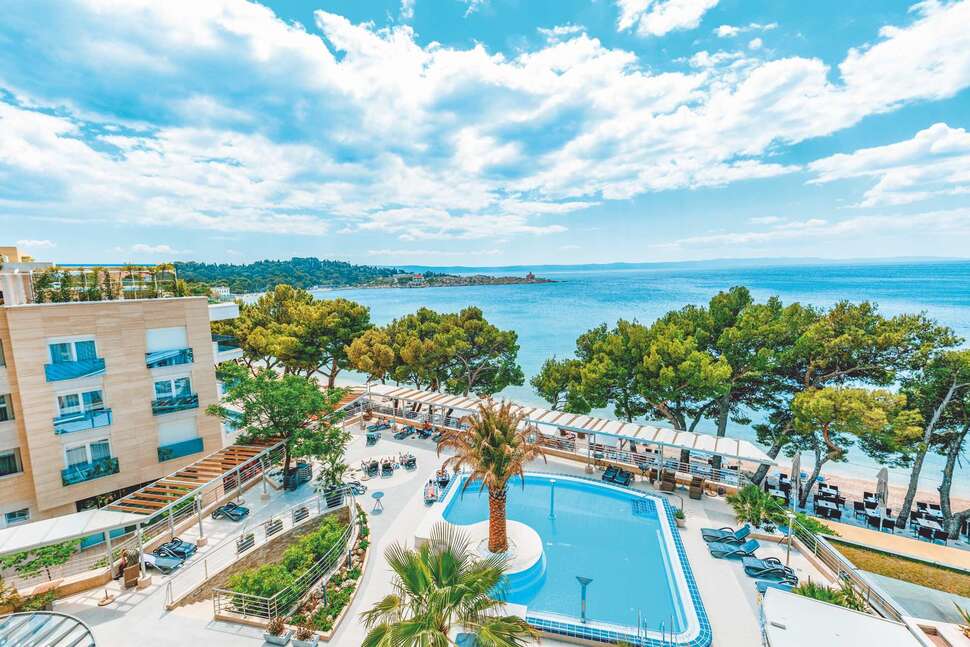Ein Foto vom Pool im Hotel Park Makarska