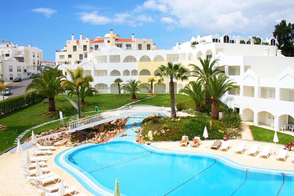 Een foto van het zwembad bij Appartementen Natura Algarve Club