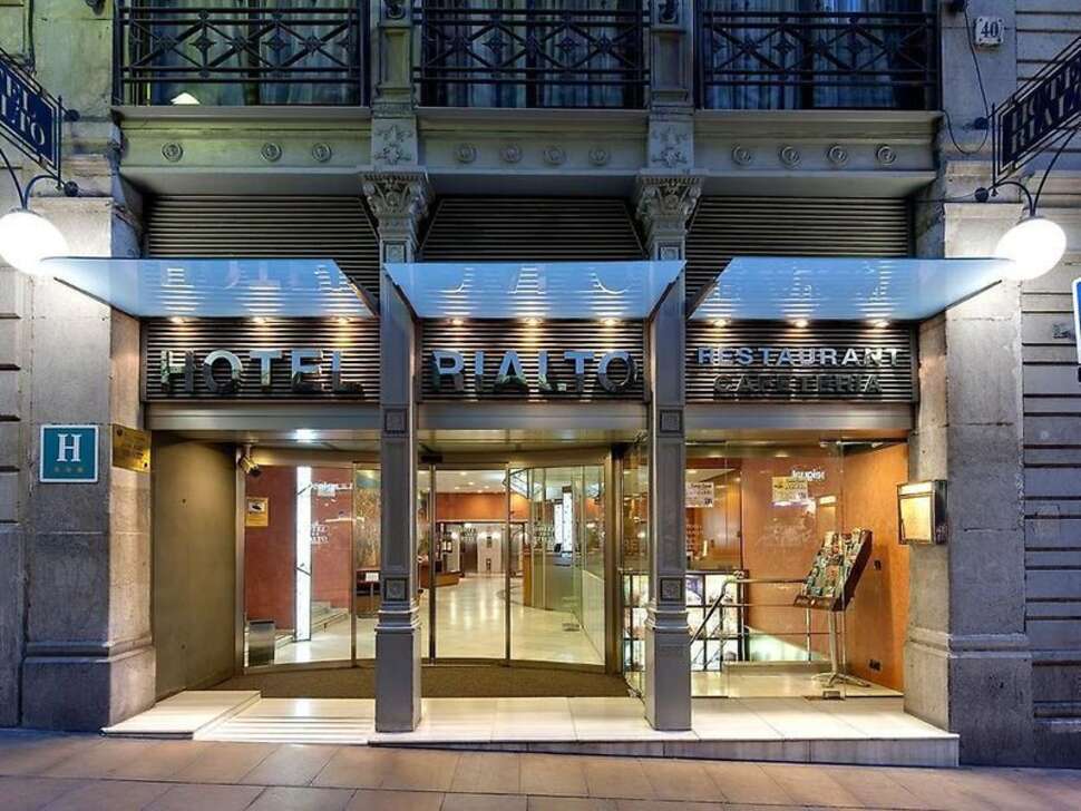 Een foto van de buitenkant van Hotel Rialto