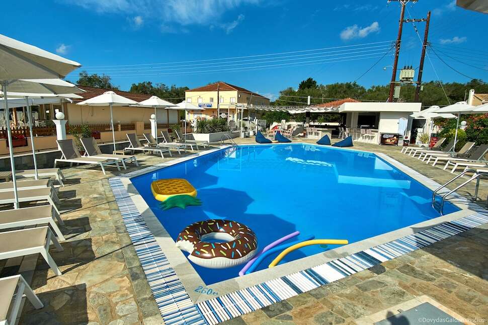 Een foto van het zwembad bij Fardini Seaside Hotel