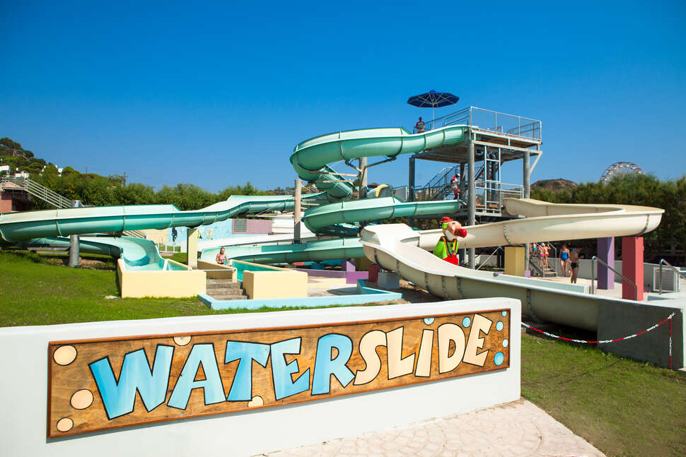 Een foto van het zwembad bij Esperides Beach Family Resort