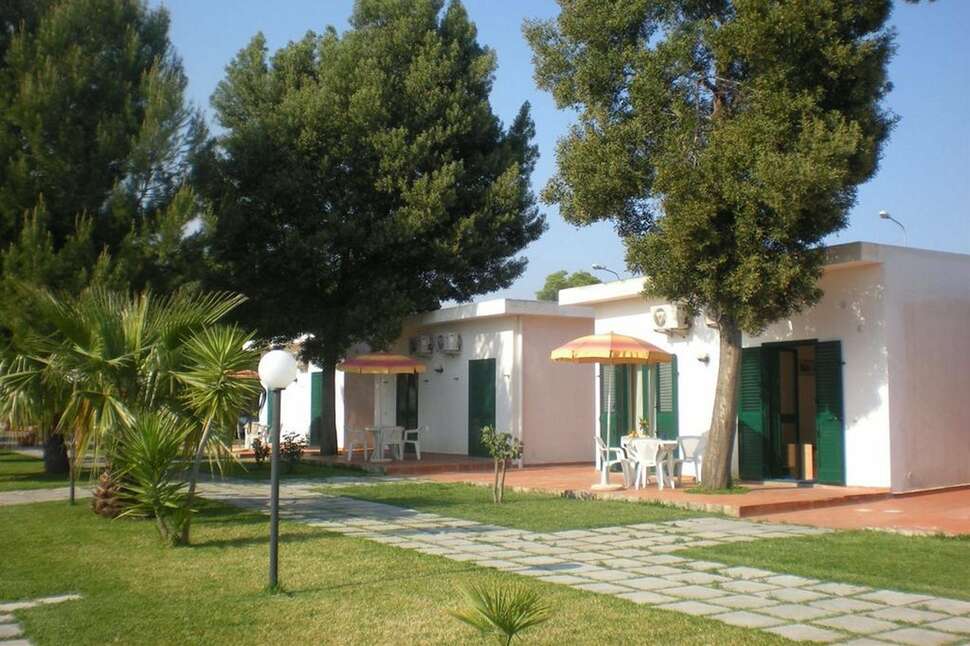 Een foto van de buitenkant van Villaggio Artemide