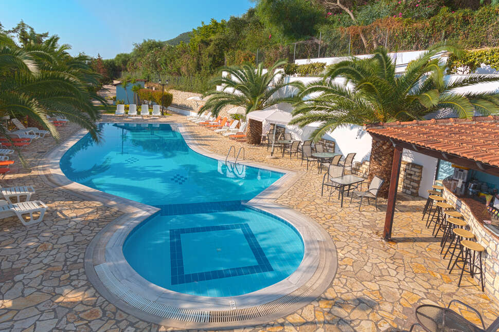 Ein Foto vom Pool im Lido Corfu Sun Hotel