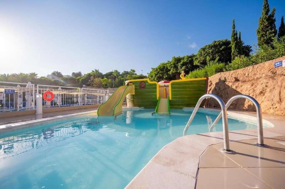 Een foto van db Seabank Resort & Spa