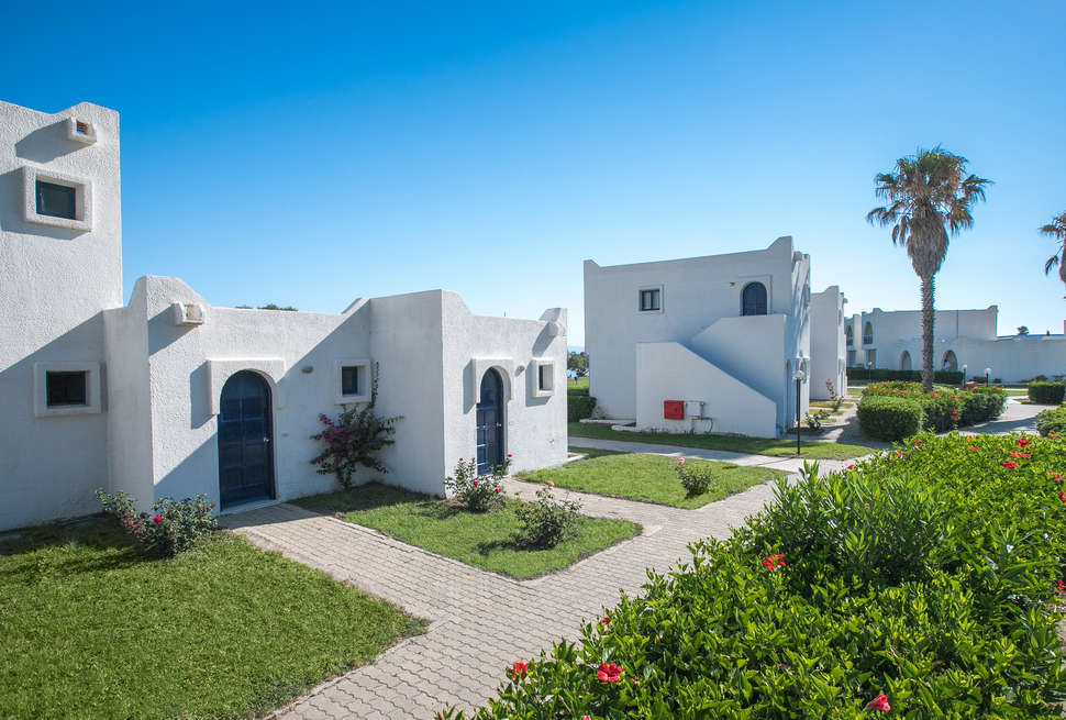 Ein Foto von der Außenansicht des Aeolos Beach Hotel