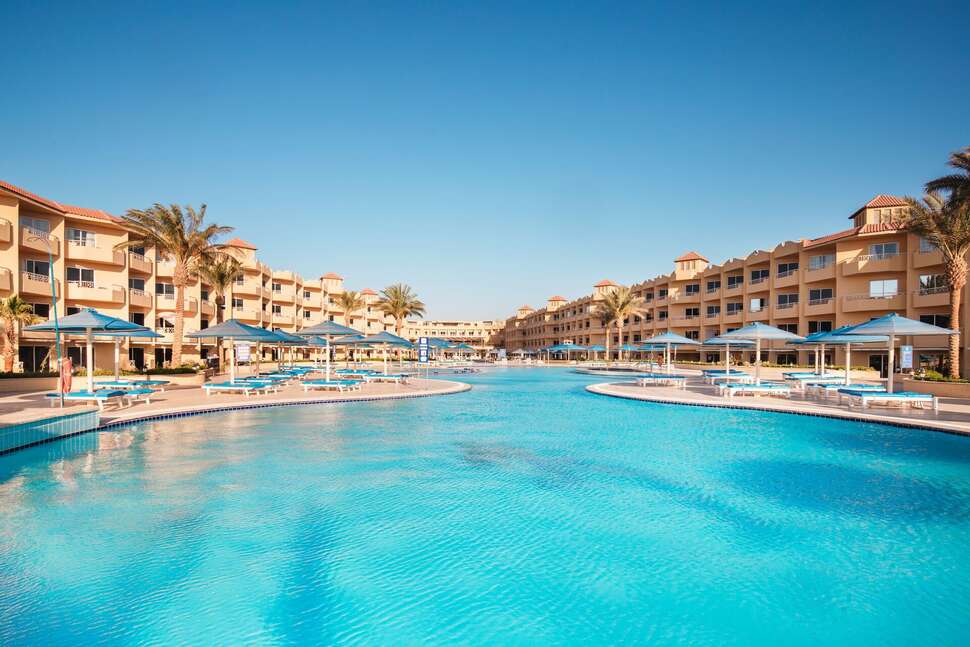Een foto van het zwembad bij Amwaj Beach Club Abu Soma Resort
