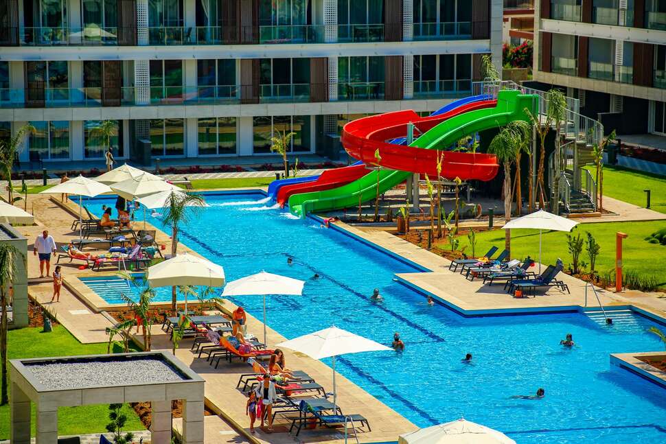 Ein Foto Courtyard Long Beach Holiday Resort