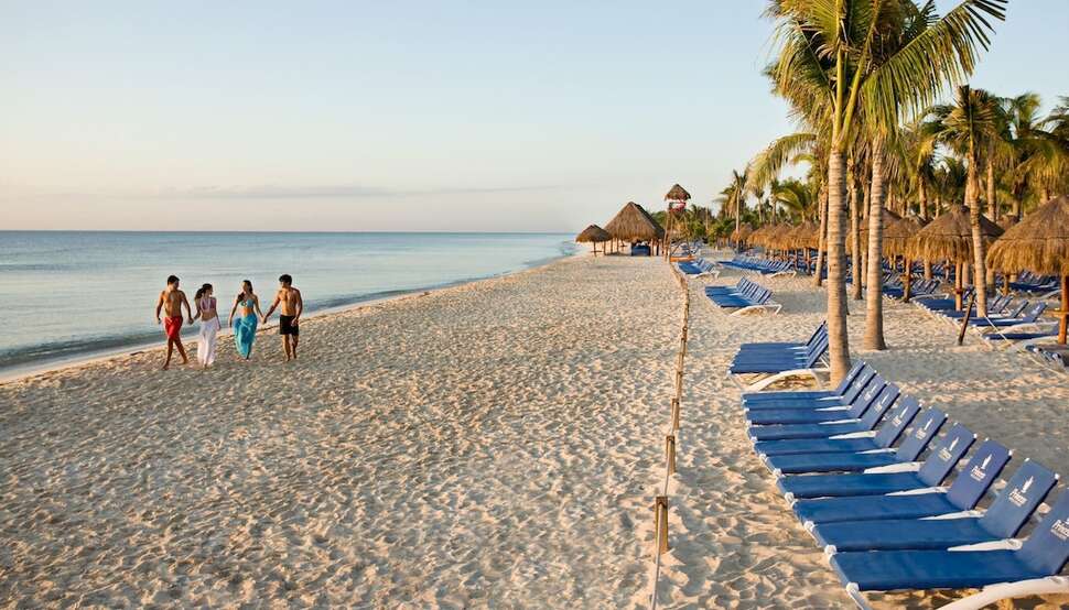 Een foto van het strand bij Platinum Yucatan Princess All Suites & Spa Resort