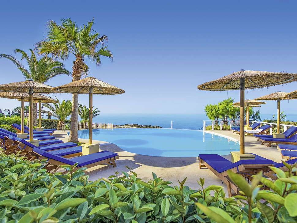 Ein Foto vom Pool im Kalypso Cretan Village Resort & Spa