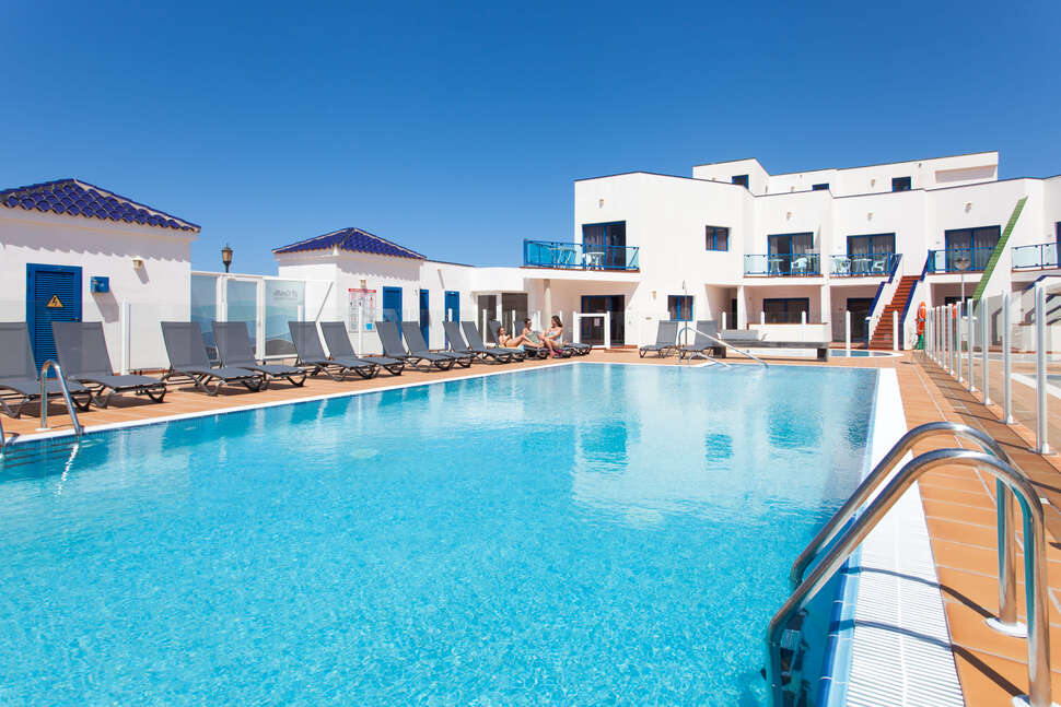 Een foto van het zwembad bij Appartementen Tao Cotillo