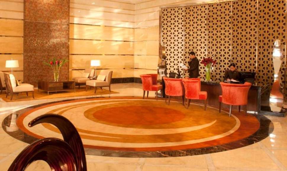 Een foto van het interieur van La Suite Dubai Hotel & Appartementen