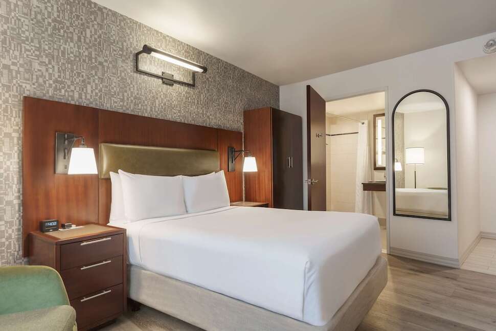 Ein Foto DoubleTree by Hilton New York Downtown