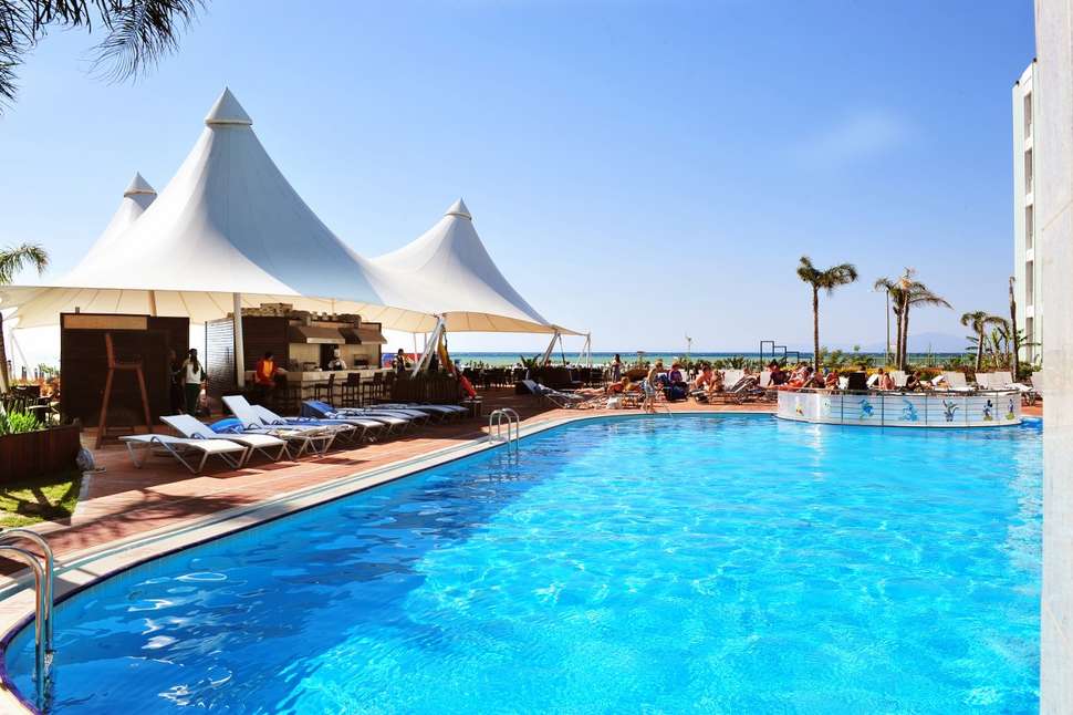 Een foto van het zwembad bij Grand Belish Resort & Spa