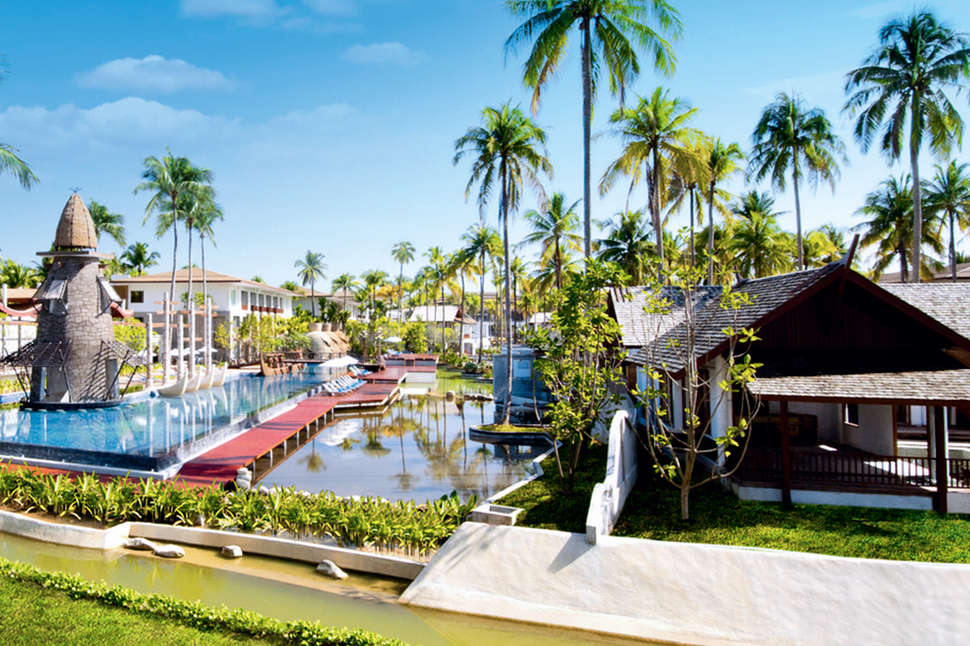 Een foto van het zwembad bij Graceland Khao Lak Resort & Spa