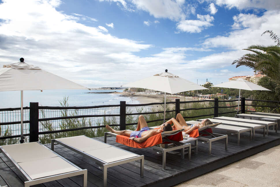 Een foto van het terras bij Appartementen Buganvilla