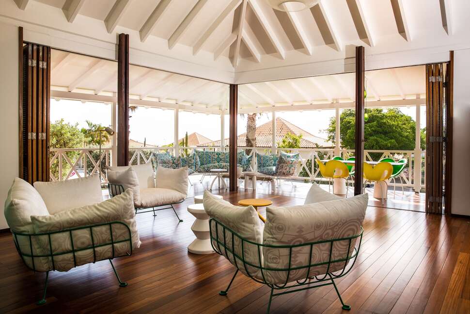 Een foto van het interieur van Papagayo Beach Resort