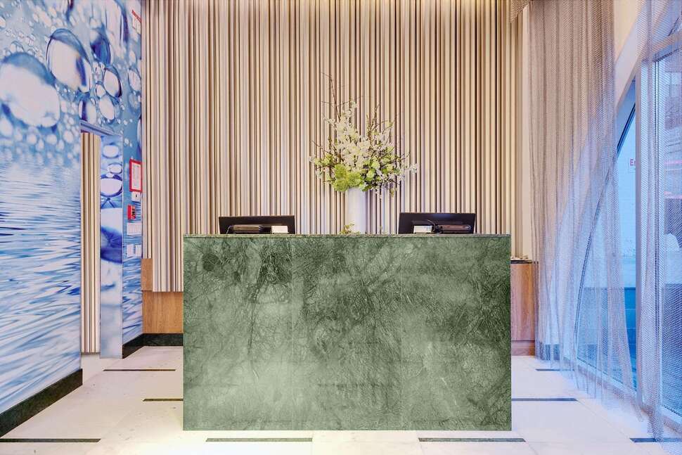 Een foto van het interieur van Wyndham Garden Brooklyn Sunset Park