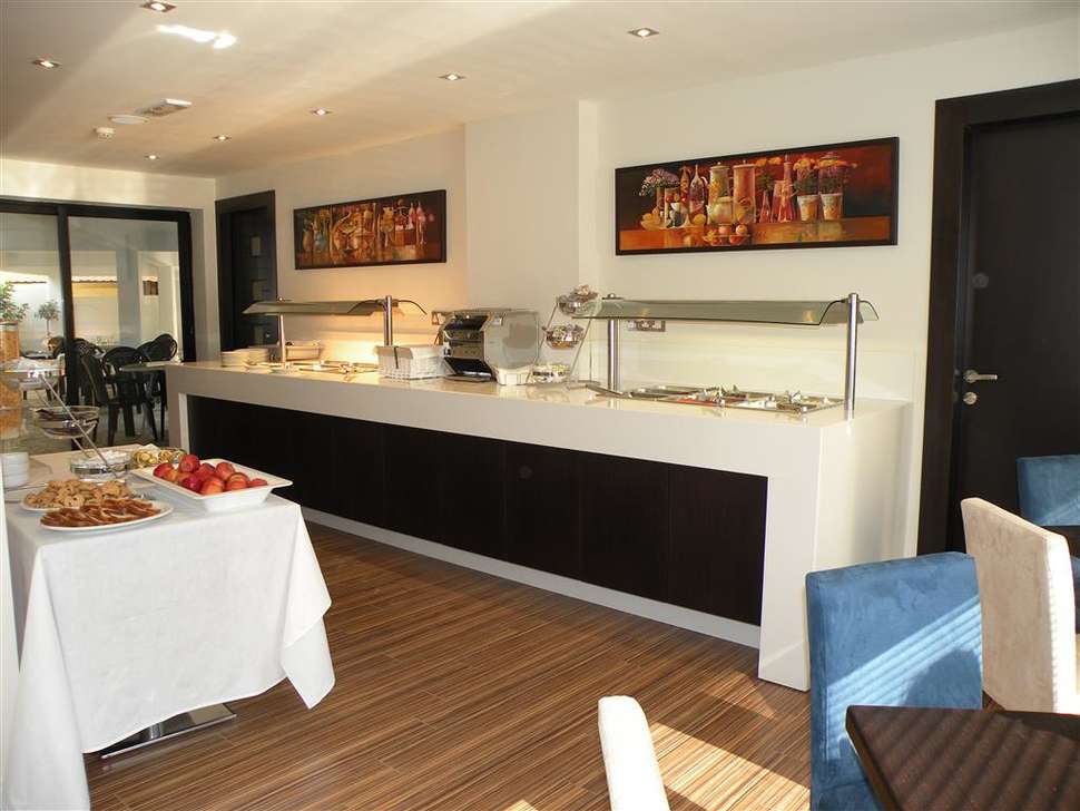 Een foto van de faciliteiten bij Livadhiotis City Hotel