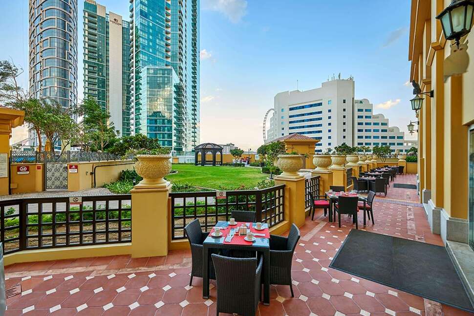Een foto van Ramada Hotel & Suites by Wyndham JBR