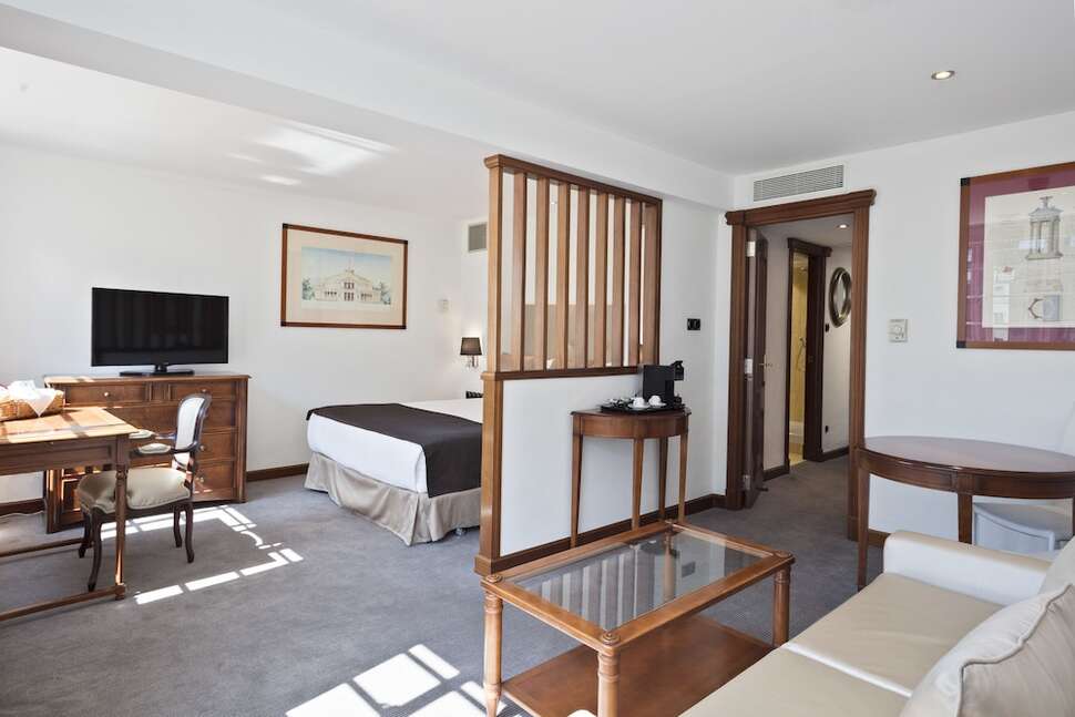 Ein Foto Melia White House Hotel Apartments