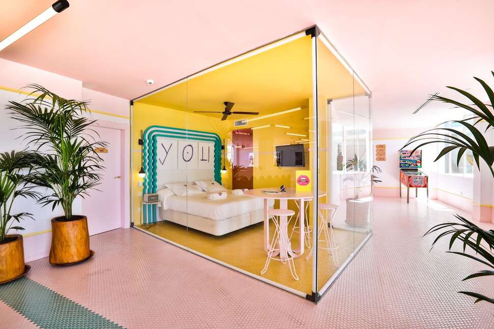 Ein Foto vom Innenbereich im Paradiso Ibiza Art Hotel