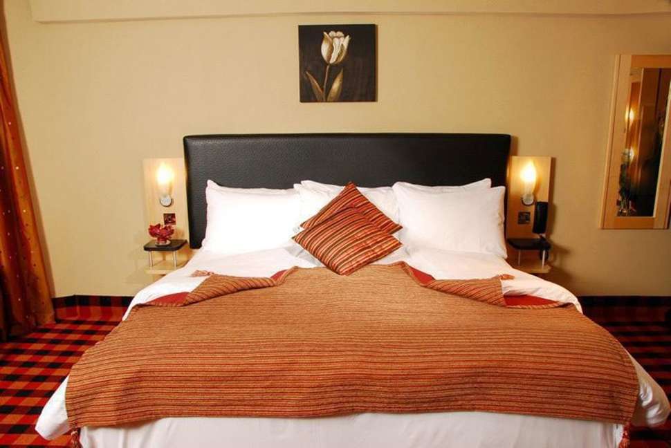 Een foto van The Academy Plaza Hotel