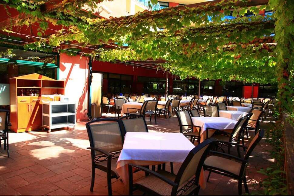 Een foto van het terras bij Ohtels Vila Romana