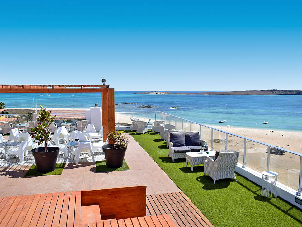 Een foto van het terras bij Ouril Hotel Agueda