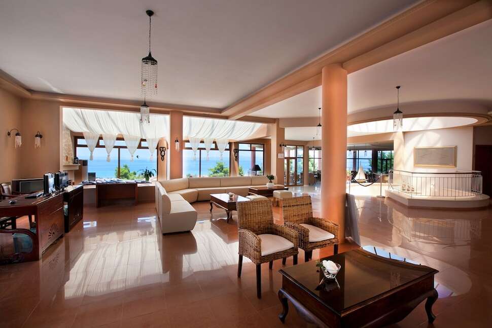Een foto van het interieur van Alia Palace Luxury Hotel