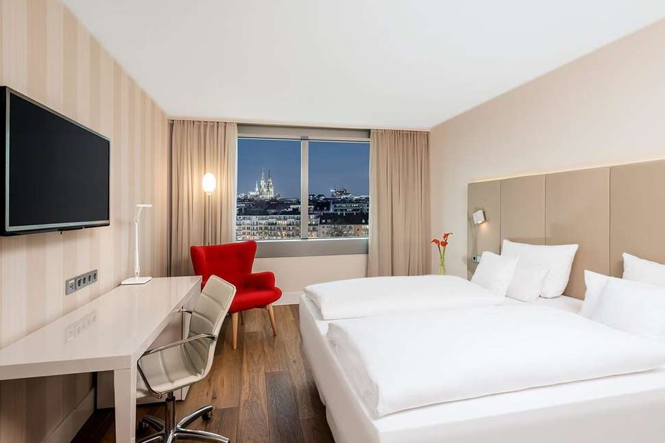 Een foto van het interieur van NH Collection Köln Mediapark