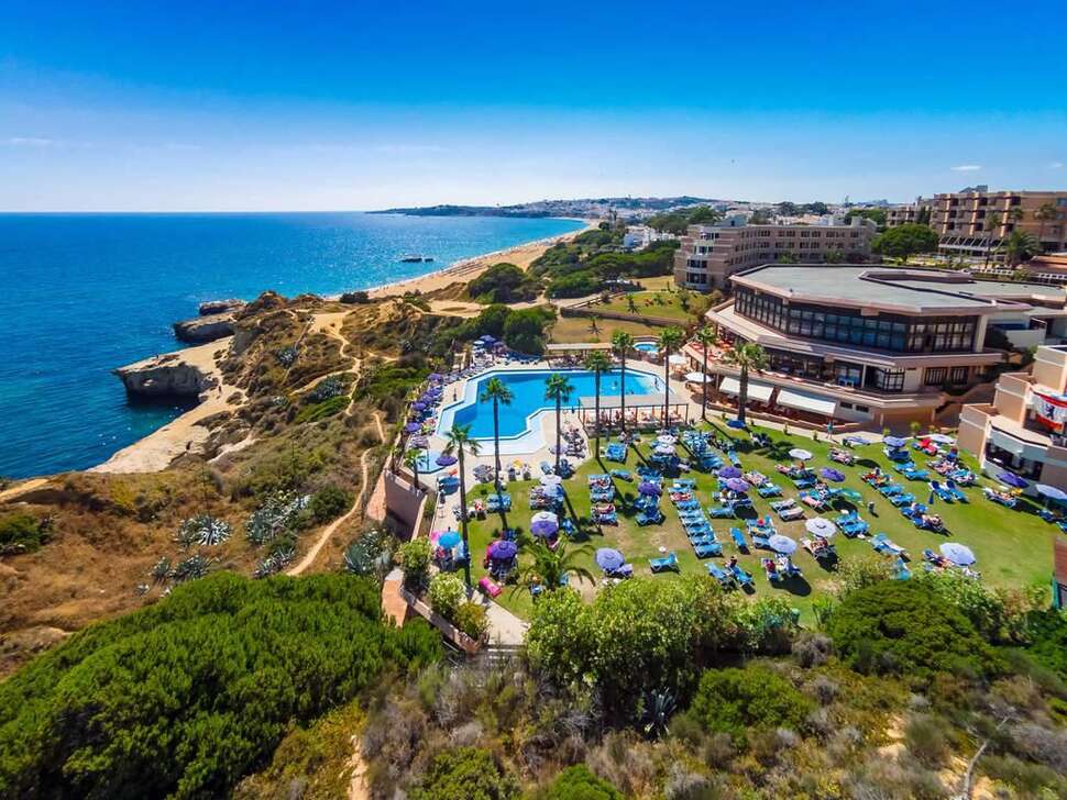 Een foto van de buitenkant van Auramar Beach Resort