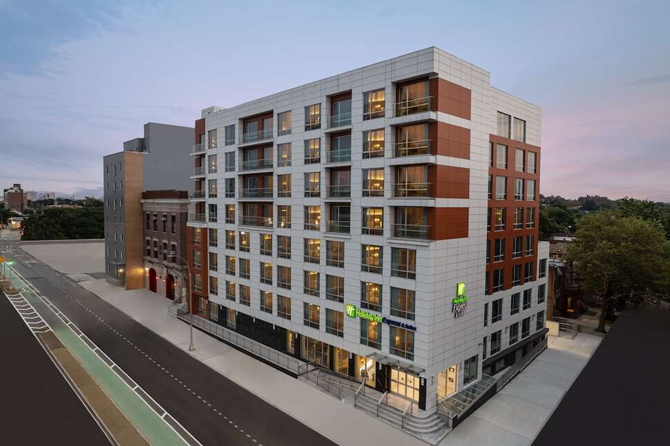 Een foto van Holiday Inn Express & Suites Woodside Queens NYC