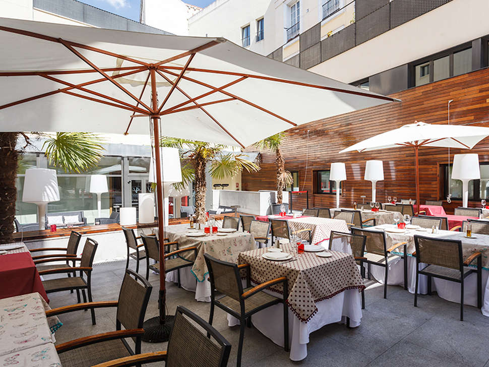 Een foto van het terras bij Vincci Soho