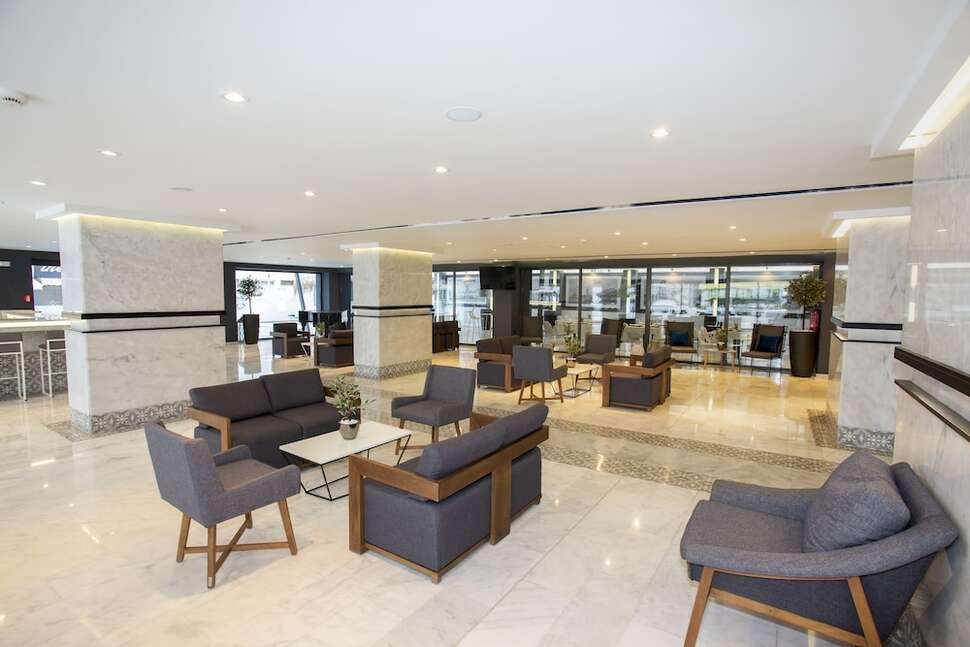 Ein Foto vom Innenbereich im Mercure Rhodes Alexia Hotel & Spa