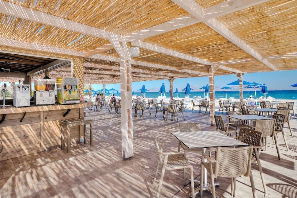 Ein Foto von den Einrichtungen im Caravia Beach Hotel