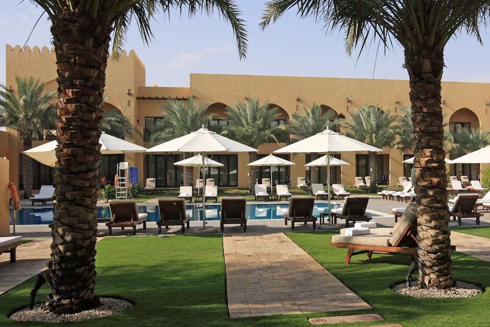 Ein Foto vom Pool im Aldhafra Resort