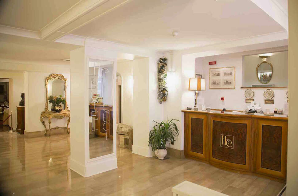 Een foto van het interieur van Hotel Cecil Rome